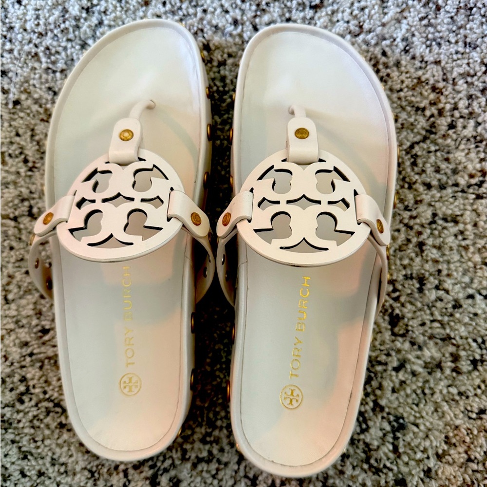 Women's Tory Burch Cream Cloud Coin Sandals Size 8